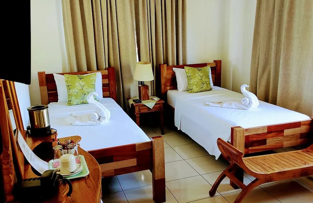Lucy'S Guesthouse-1