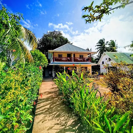 Lucy'S Guesthouse-3
