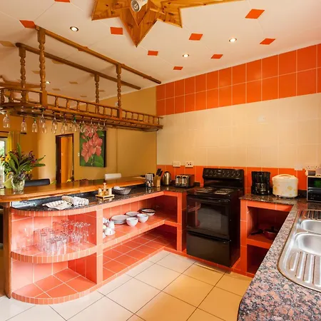 Casa De Leela Self Catering Guest House-2